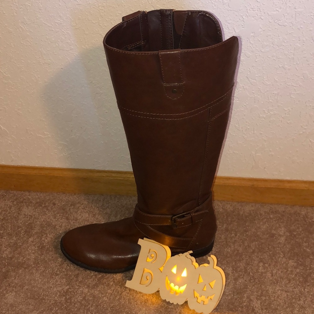Liz Claiborne knee high brown boots